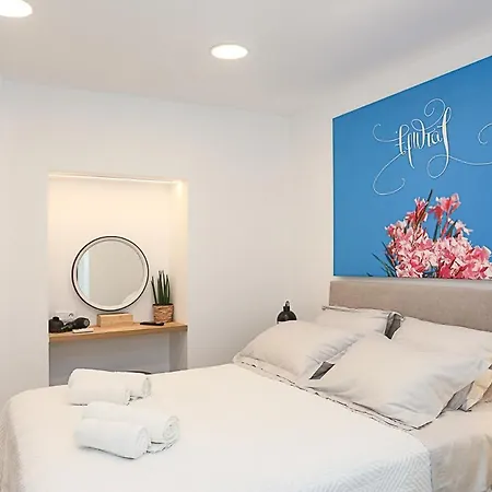 Zoe House בית נופש