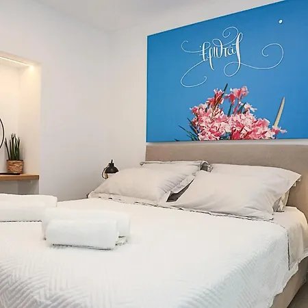 Zoe House בית נופש *