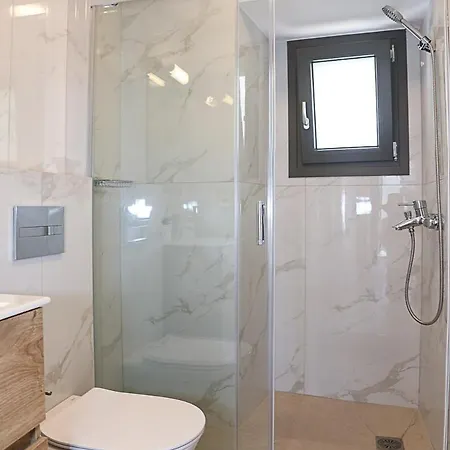 בית נופש Zoe House *